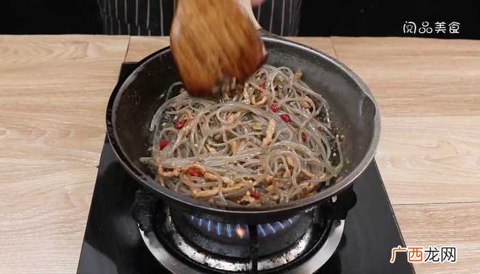 酸菜炒粉条怎么做好吃 酸菜炒粉条的做法