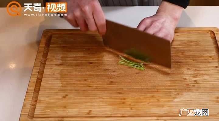 清蒸多宝鱼怎么做好吃 清蒸多宝鱼的做法