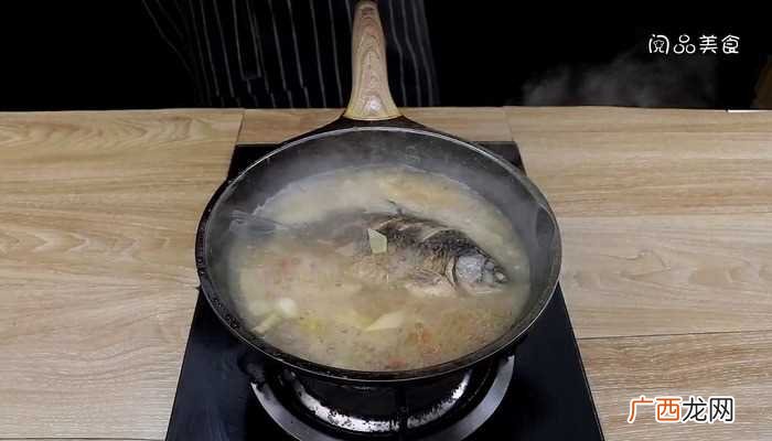 清炖鲫鱼怎么做好吃 清炖鲫鱼的做法