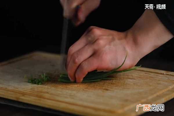 凉拌豇豆怎么做好吃 凉拌豇豆的做法