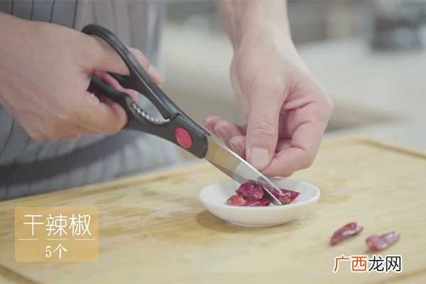 手撕包菜怎么做好吃 手撕包菜的做法