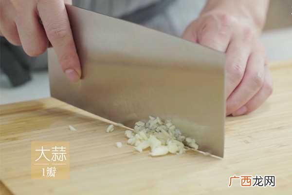 手撕包菜怎么做好吃 手撕包菜的做法