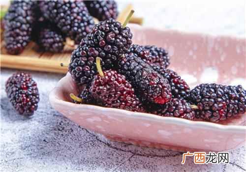 桑葚泡水降血糖吗 桑葚泡水降血糖吗,桑葚干搭配什么泡水喝