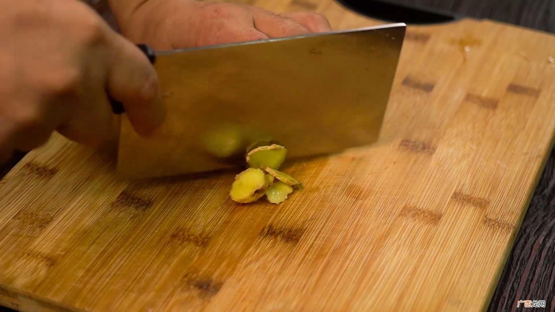 花蛤豆腐汤怎么做好吃 花蛤豆腐汤的做法