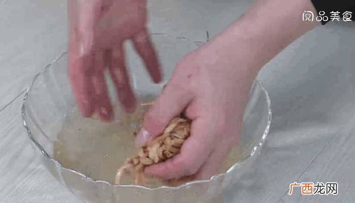 黄花菜炒肉怎么做好吃 黄花菜炒肉的做法