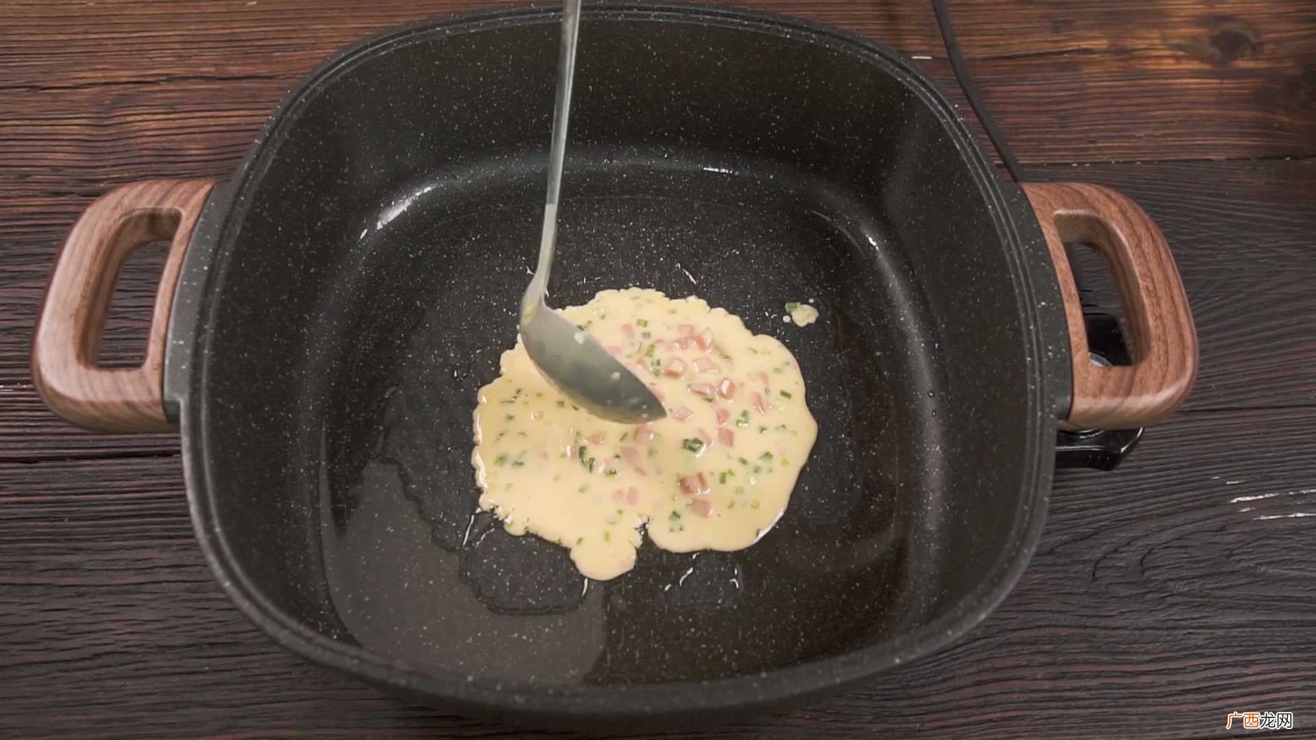 香葱鸡蛋饼怎么做好吃 香葱鸡蛋饼的做法