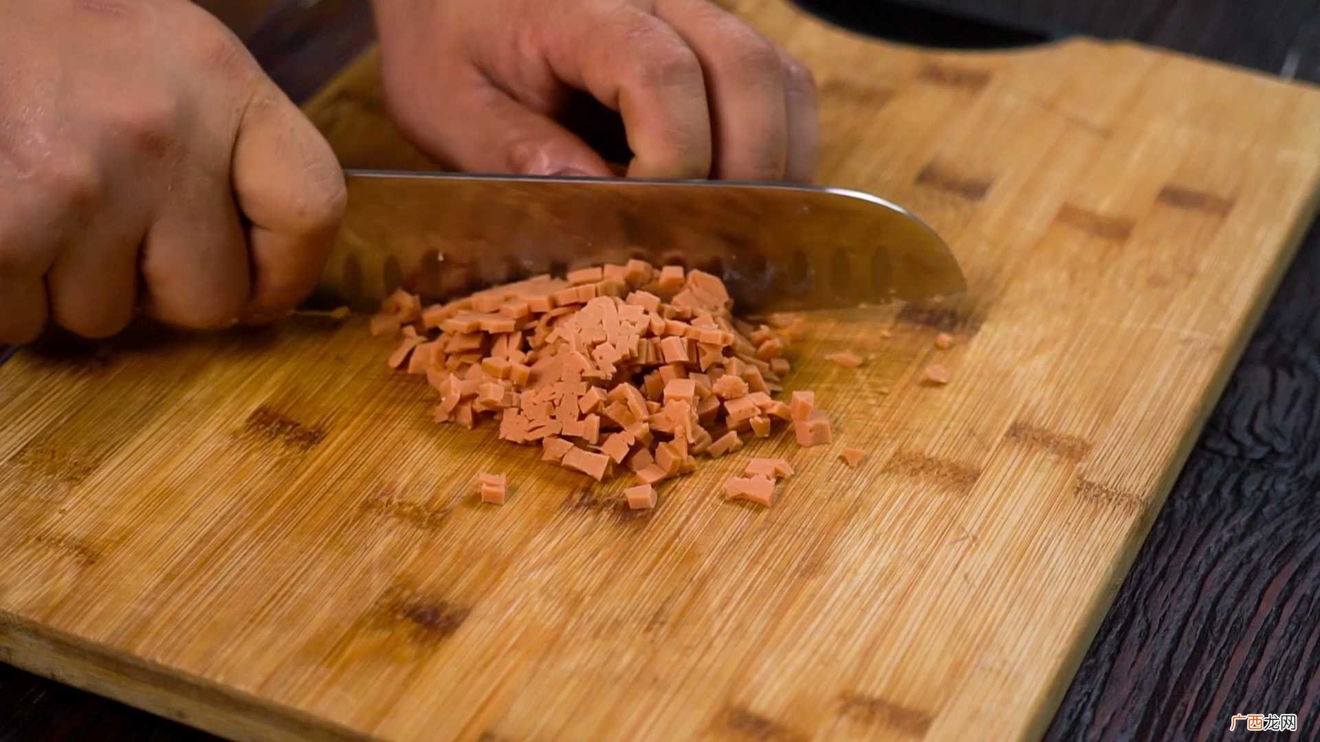 香葱鸡蛋饼怎么做好吃 香葱鸡蛋饼的做法