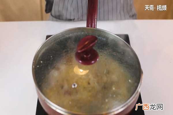 五花肉的做法 酸菜炖粉条