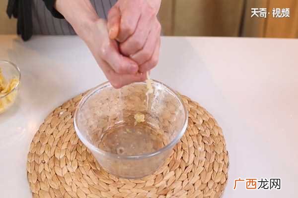 五花肉的做法 酸菜炖粉条