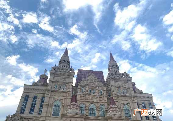 郑州西亚斯学院2020年收费标准 郑州西亚斯学院是几本