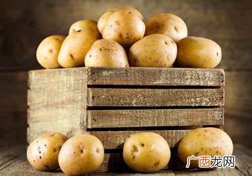土豆发青去掉皮能吃吗 土豆放久了为什么会变绿