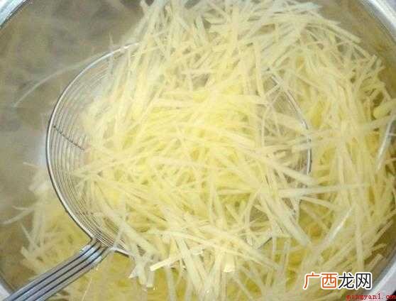 青椒土豆丝需要焯水吗