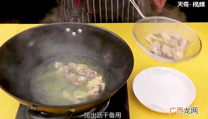 小米椒的做法 黄焖鸡