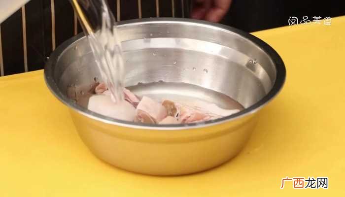 猪蹄的做法 莲藕猪脚汤