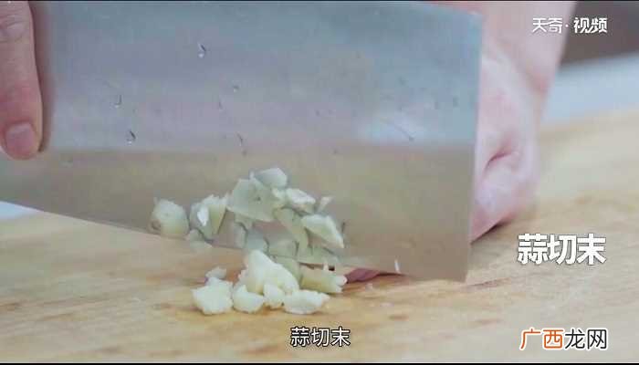 蒜蓉茼蒿怎么做好吃 蒜蓉茼蒿的做法