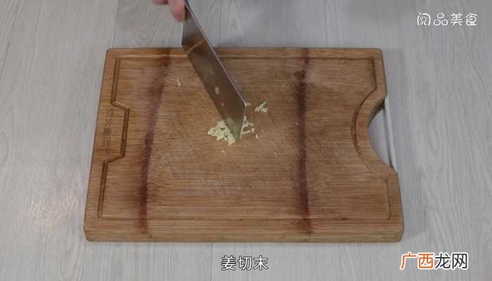 裙带菜汆丸子汤怎么做好吃 裙带菜汆丸子汤的做法