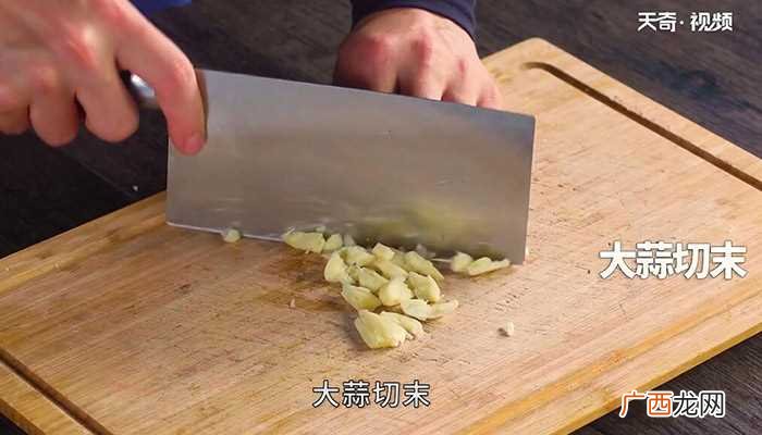 生炒肥肠怎么做好吃 生炒肥肠的做法