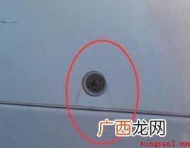 长期不清洗洗衣机的内部,洗衣服后留下的残留物 洗衣机内桶怎么拆