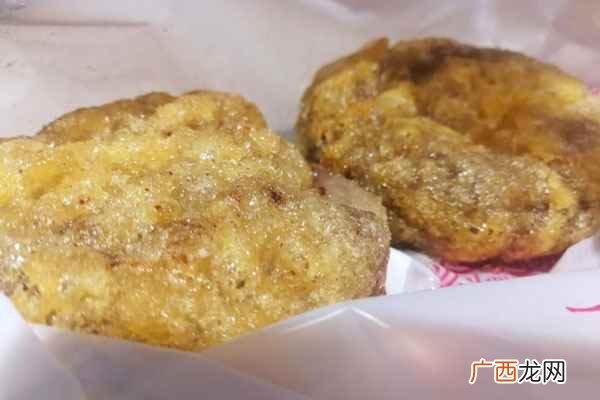 天津早点小吃主要有狗不理包子、耳朵眼炸糕、煎饼果子、天津面茶 天津早点小吃有哪些