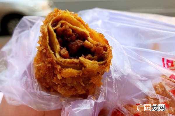 天津早点小吃主要有狗不理包子、耳朵眼炸糕、煎饼果子、天津面茶 天津早点小吃有哪些