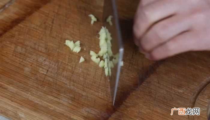 炝炒白菜丝怎么做好吃 炝炒白菜丝的做法