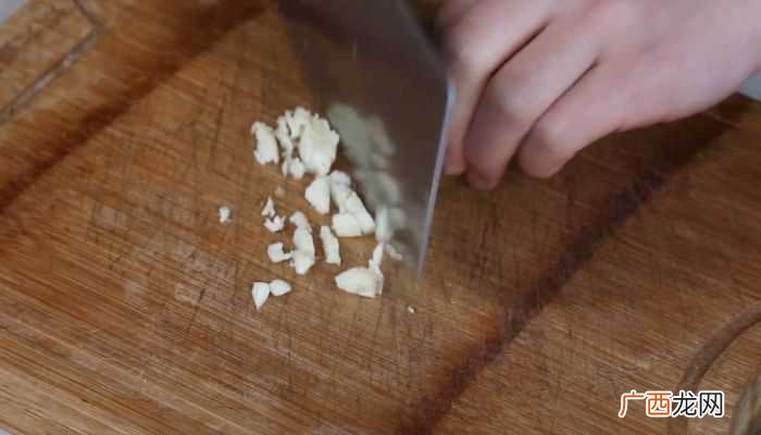 炝炒白菜丝怎么做好吃 炝炒白菜丝的做法