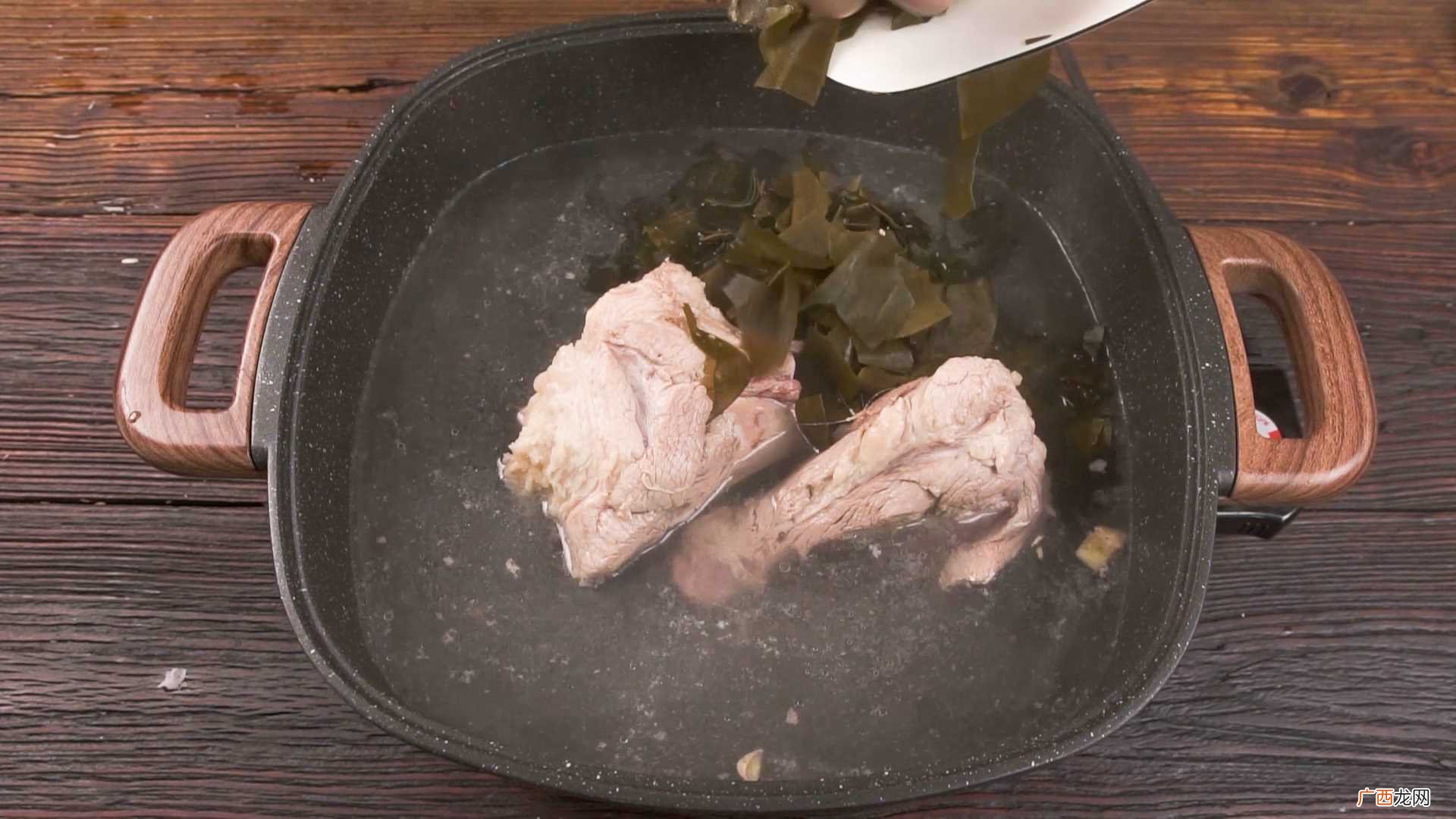 海带骨头汤怎么做好吃 海带骨头汤的做法