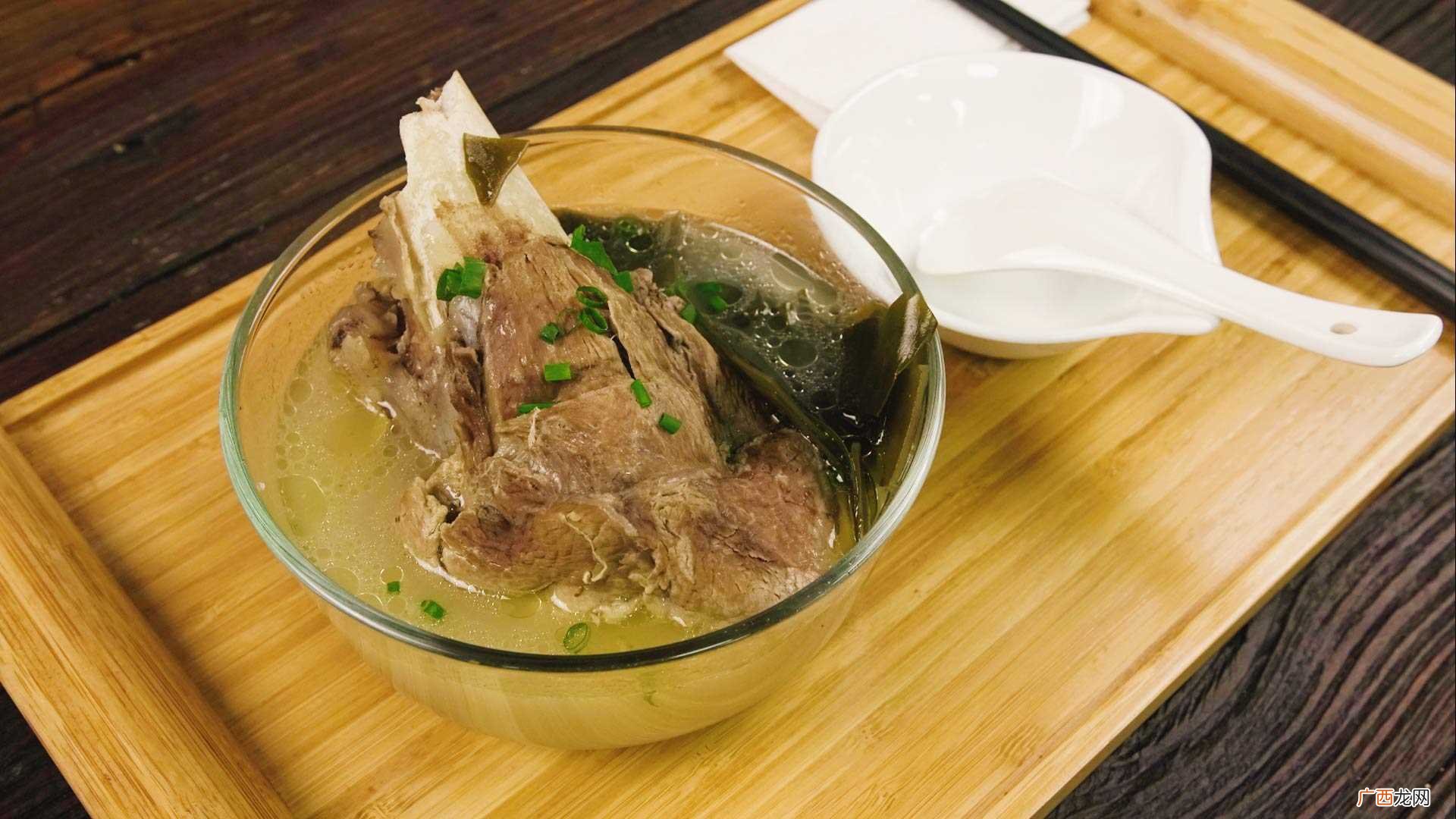 海带骨头汤怎么做好吃 海带骨头汤的做法