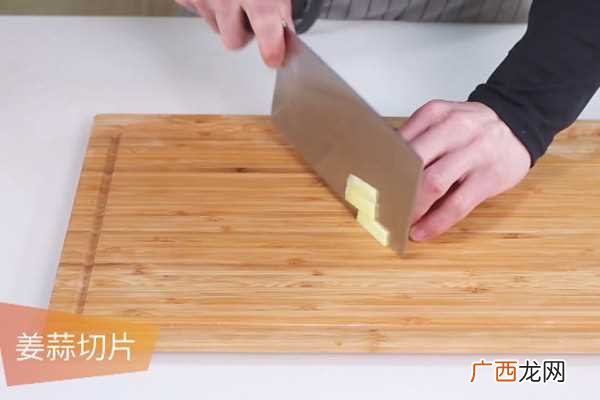 干煸花菜怎么做好吃 干煸花菜的做法