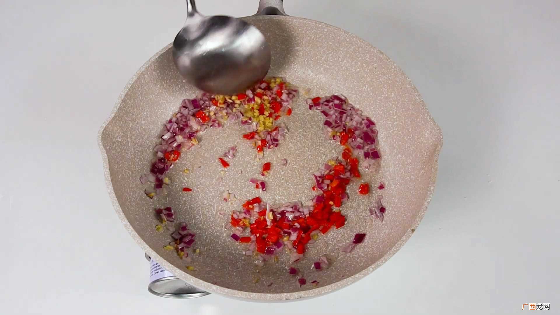 椒盐鸭肉怎么做好吃 椒盐鸭肉的做法