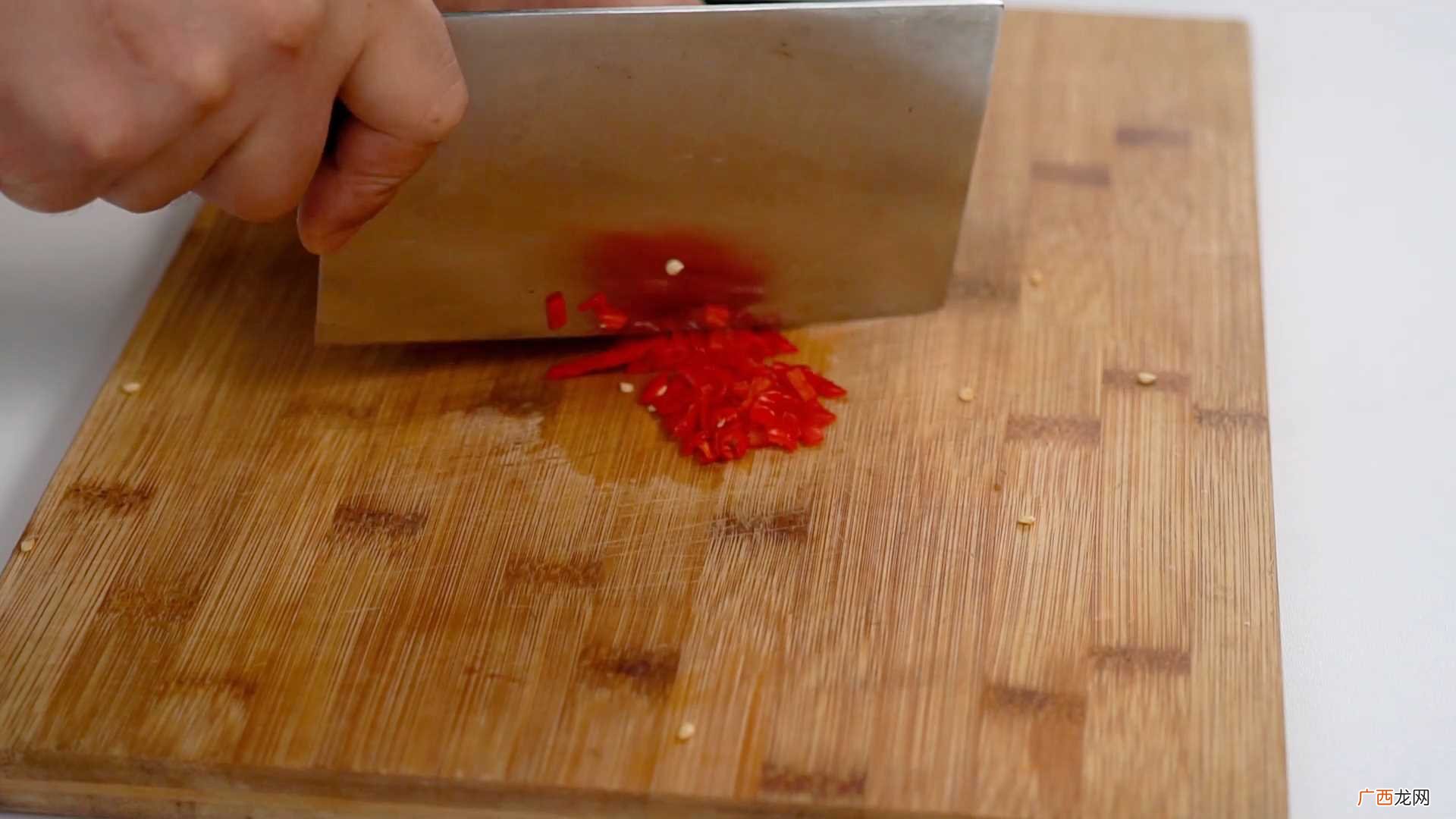 椒盐鸭肉怎么做好吃 椒盐鸭肉的做法