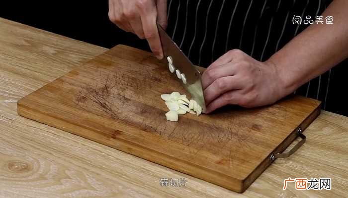 红烧鸽子怎么做好吃 红烧鸽子的做法