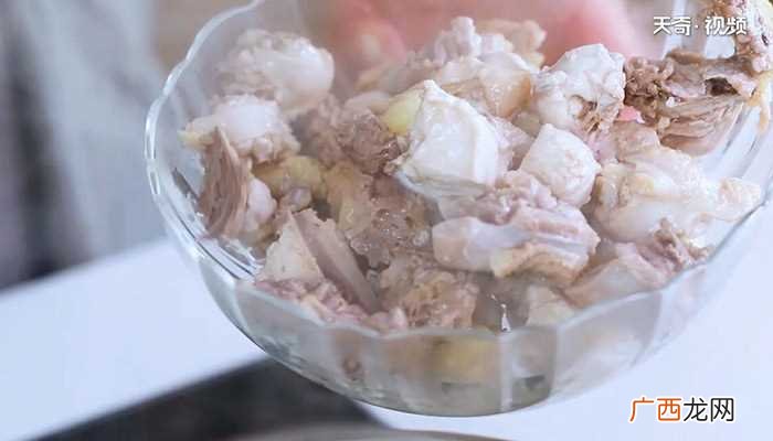 海带炖鸡汤怎么做好吃 海带炖鸡汤的做法
