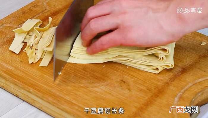 水煮鸡脯肉怎么做好吃 水煮鸡脯肉的做法