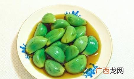 腊八蒜为什么泡出来是绿色的 腊八蒜为什么会泡成绿色的