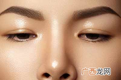 眉毛的种类有:标准眉、弧形眉、水平眉召、高挑眉、下斜眉、柳叶 眉毛的种类有哪些