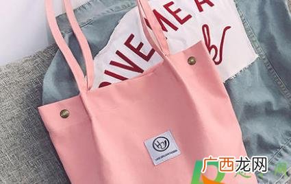 白色帆布包洗完怎么才不变黄 白色鞋子变黄了怎么洗白