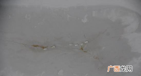 梦到房顶漏水预兆详解 梦到房顶漏水是什么意思