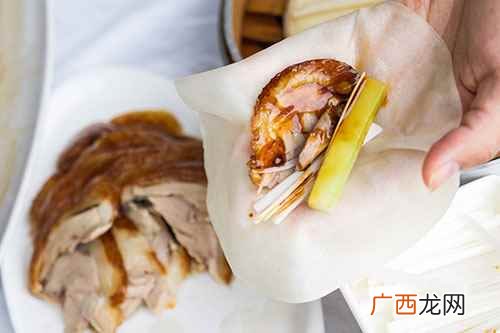 北京烤鸭怎么吃步骤 北京烤鸭怎么吃
