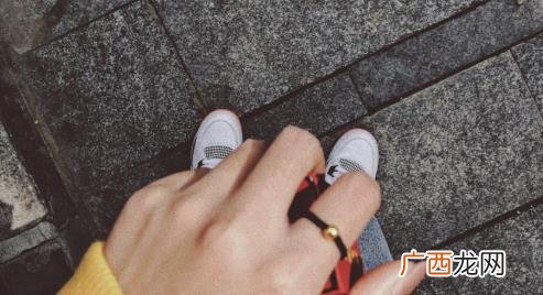 周六福转运珠戒指多少钱 周六福转运珠戒指值得买吗