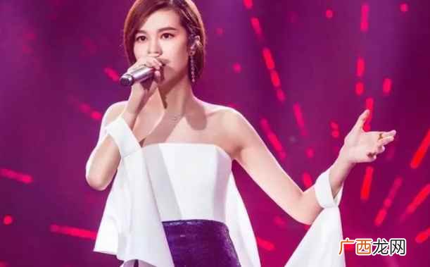 郁可唯演唱的两首插曲《指望》和《暖心》也获得了台湾KKBOX 时间煮雨原唱是谁