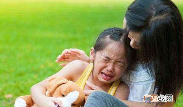 面对孩子哭闹正确做法 面对哭闹的孩子怎么办