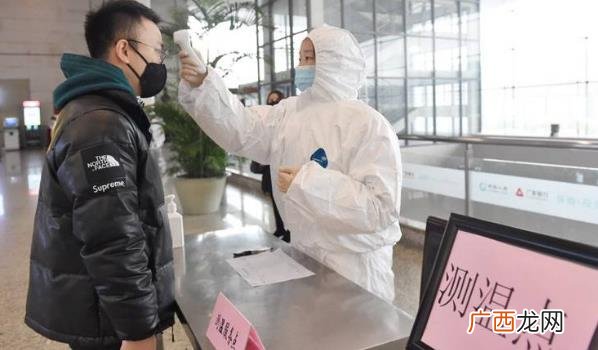 2023年武汉乘地铁要戴口罩吗 两男子在地铁因是否戴口罩起争执