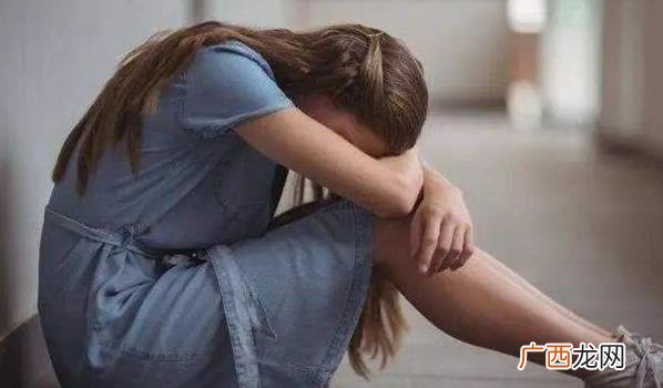 父母形成正确的教育方式 怎么消除出初中生的自卑心理
