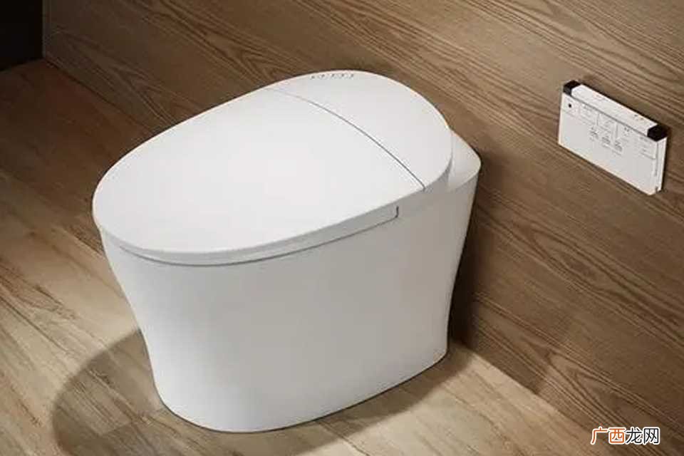马桶和有水箱马桶哪个好 无水箱马桶和有水箱马桶哪个好