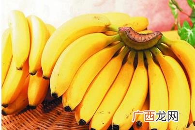 香蕉里面发红是坏了吗 香蕉上面有红色的东西有毒吗
