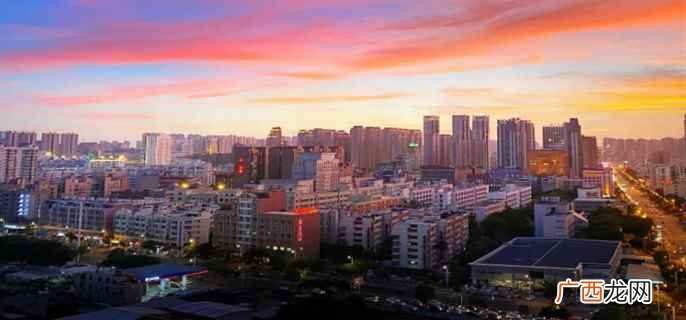 海峡西岸经济区中心城市之一、现代化工贸港口城市 泉州市是哪个省