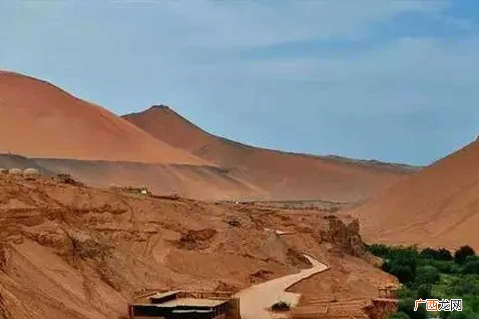 世界上最低的盆地是中国新疆的吐鲁番盆地 世界最低的盆地是
