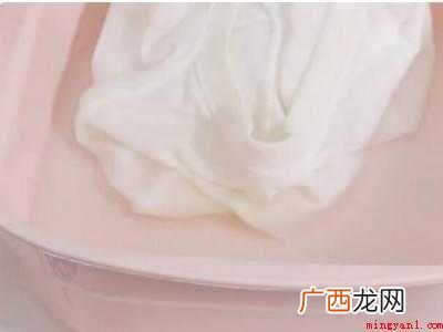 校服油渍久了怎么洗掉