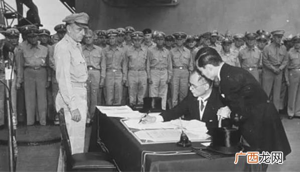 日本投降签订的什么条约 ?1945年几月日本代表在投降书上签字